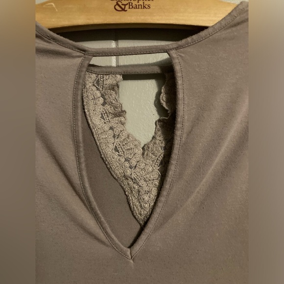 👚(bundle 4 items w/👚for $16) Pullover top by Daytrip - Picture 6 of 6